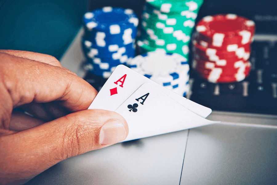 Hai sai lầm lớn đối với người chơi Poker trung bình