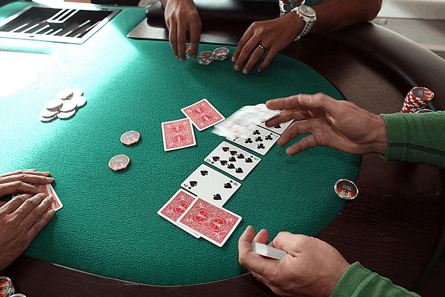 Một số kỹ năng cơ bản khi chơi xì tố Poker