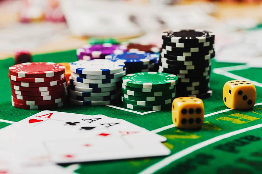 Tìm hiểu về Baccarat – Trò chơi mang tính biểu tượng tại sòng bạc