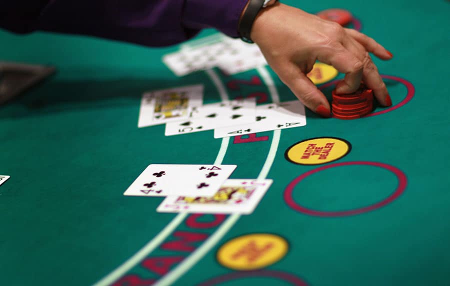 Tóm tắt về các tùy chọn trong Blackjack: Tay bài mềm – Chia đôi – Nhân đôi