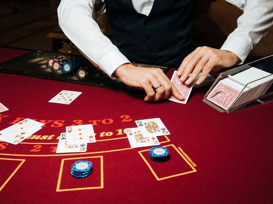 Chơi Blackjack theo những kinh nghiệm sau bạn sẽ luôn là người chiến thắng