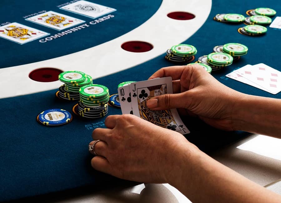 Hướng dẫn đầy đủ về cách chơi Baccarat dễ thắng lớn hơn